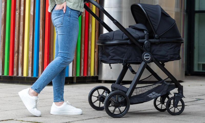 how-to-keep-your-baby-cool-in-a-stroller-or-pushchair