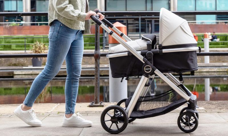 when-to-move-your-baby-from-pram-to-pushchair
